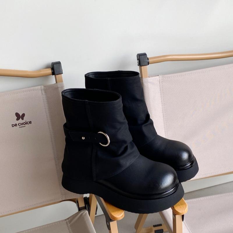 European goods 2025 autumn and winter new short boots British style retro women s boots show height and thinness, small people increase height women 40 чёрный
European goods 2025 autumn and winter new short boots British style retro women s boots show height and thinness, small people increase height women 40 чёрный