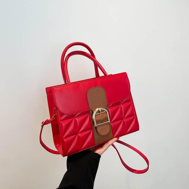 2025 new autumn and winter retro fashion simple casual versatile trend single shoulder crossbody simple small square bag красный
2025 new autumn and winter retro fashion simple casual versatile trend single shoulder crossbody simple small square bag красный