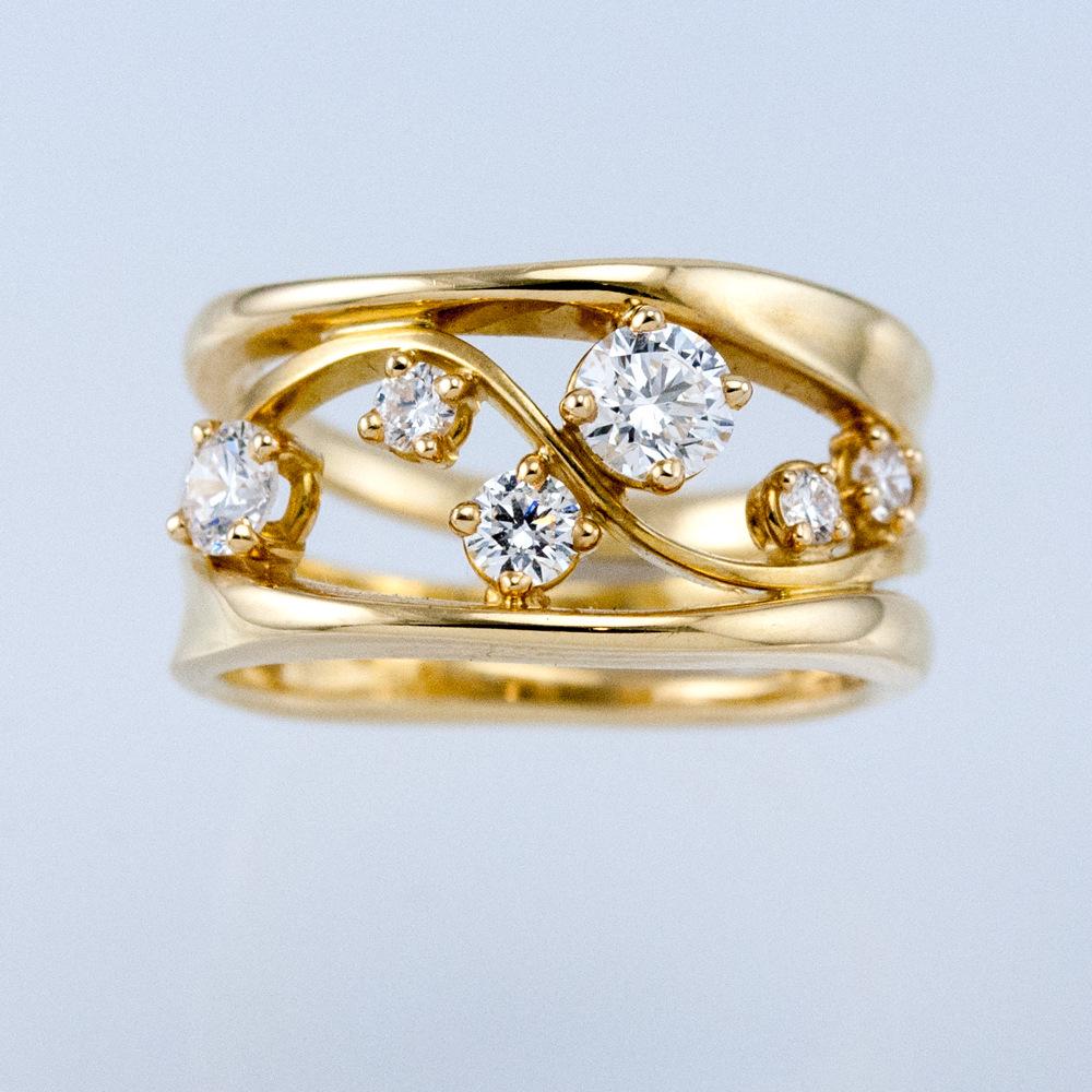 Elegant Gold Zircon Wave Geometric Ladies Ring Size 8
Elegant Gold Zircon Wave Geometric Ladies Ring Size 8