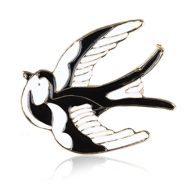Vintage Swallow Bird Pearl Brooch Enamel Corsage Flower Pin for Women s Accessory Temperament Match Leisure Animal Exquisite Long-Lasting Jewelry
Vintage Swallow Bird Pearl Brooch Enamel Corsage Flower Pin for Women s Accessory Temperament Match Leisure Animal Exquisite Long-Lasting Jewelry