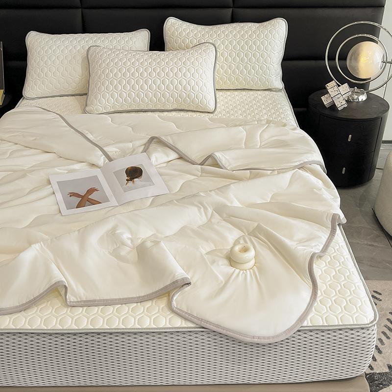 Lce шелковое летнее одеяло из латексной простыни и наволочки, приятная на ощупь ткань, летнее одеяло Queen, легкое одеяло, тонкое пуховое одеяло
Lce шелковое летнее одеяло из латексной простыни и наволочки, приятная на ощупь ткань, летнее одеяло Queen, легкое одеяло, тонкое пуховое одеяло