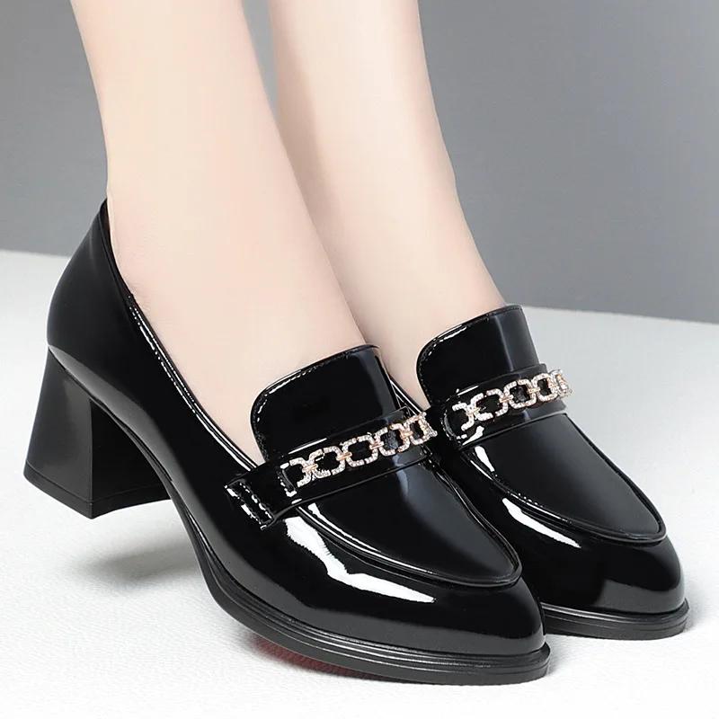 Vintage British Style Deep Mouth Patent Leather Shoes Women Pumps 2025 Spring Block High Heels Shoes Loafers Women for Office 34
Vintage British Style Deep Mouth Patent Leather Shoes Women Pumps 2025 Spring Block High Heels Shoes Loafers Women for Office 34