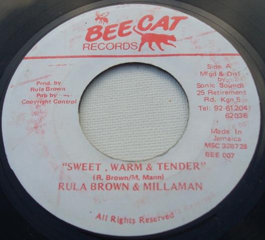 7inch Record RULA BROWN & MILLER MAN / SINGING P - Sweet, Warm & Tender / Happy BEE007 Bee Cat Records Jamaica Reggae, Ska & Dub Used
7inch Record RULA BROWN & MILLER MAN / SINGING P - Sweet, Warm & Tender / Happy BEE007 Bee Cat Records Jamaica Reggae, Ska & Dub Used