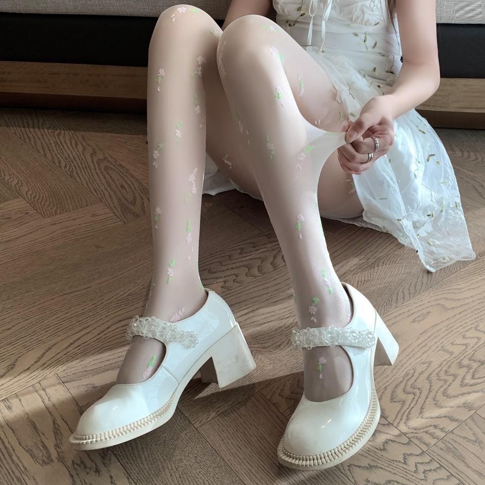 Japanese Sweet Loli Cute Core Spinning Silk Small Floral Retro Milk White Stockings Jacquard Ultra-Thin Pantyhose One size квіткові білого кольору
Japanese Sweet Loli Cute Core Spinning Silk Small Floral Retro Milk White Stockings Jacquard Ultra-Thin Pantyhose One size квіткові білого кольору
