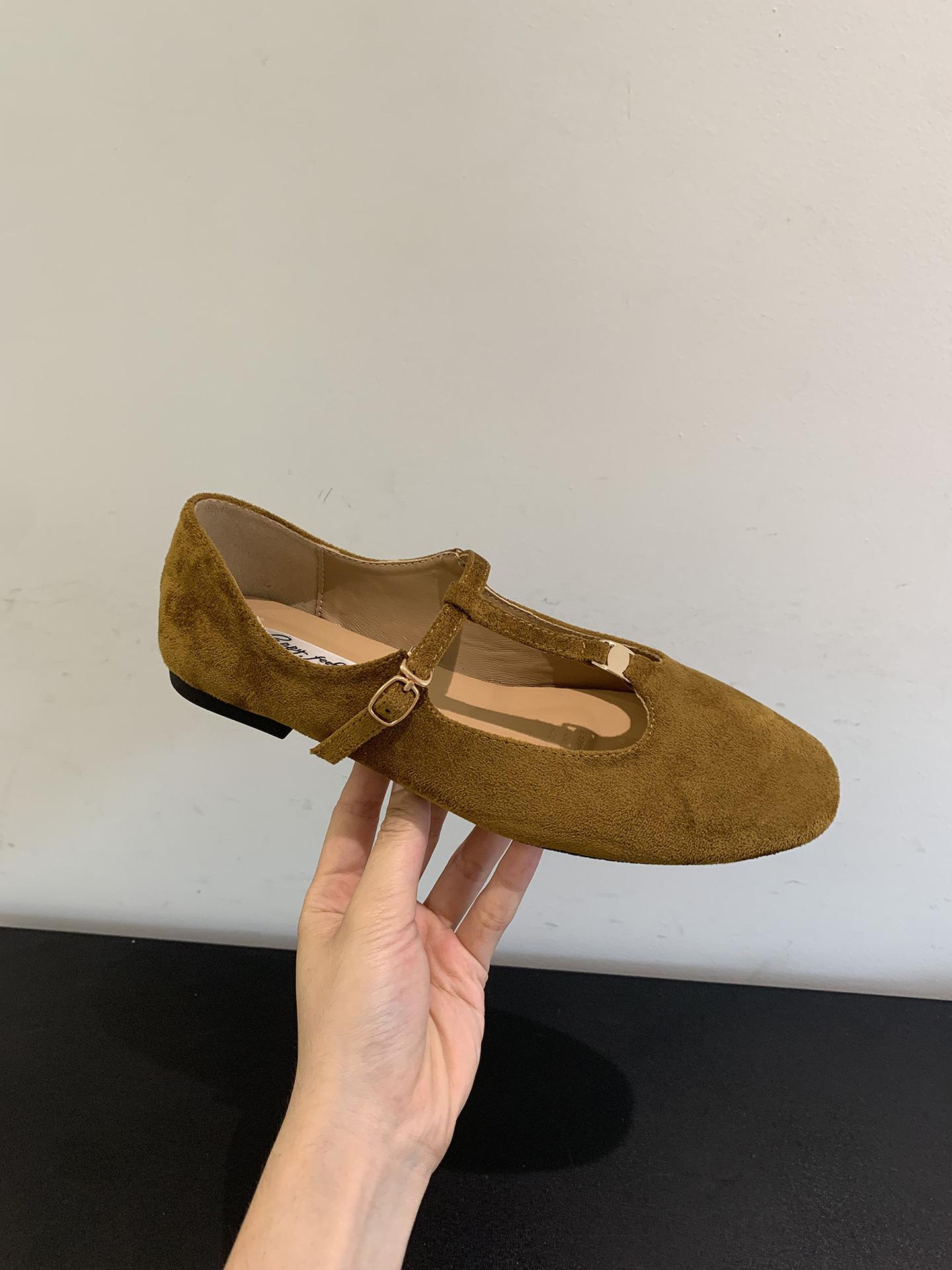 Retro design sense niche flat-bottomed suede single shoes women s 2025 autumn new fashion Korean version evening Mary Jane shoes 40
Retro design sense niche flat-bottomed suede single shoes women s 2025 autumn new fashion Korean version evening Mary Jane shoes 40