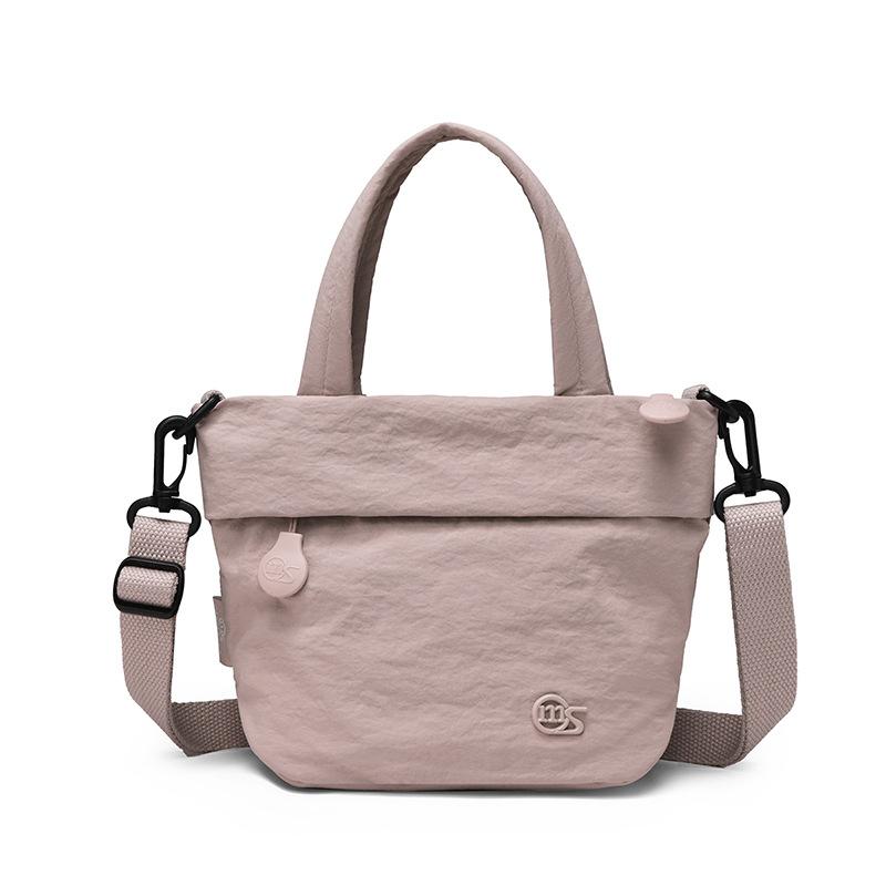 Compact Crossbody Bag with Fold-Over Top and Adjustable Strap for Daily Use and Casual Outings
Compact Crossbody Bag with Fold-Over Top and Adjustable Strap for Daily Use and Casual Outings