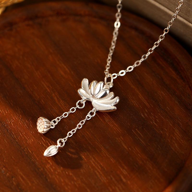Banyan Tree S925 Silver Lotus Pendant Necklace - Women s Ancient Style Clavicle Chain
Banyan Tree S925 Silver Lotus Pendant Necklace - Women s Ancient Style Clavicle Chain