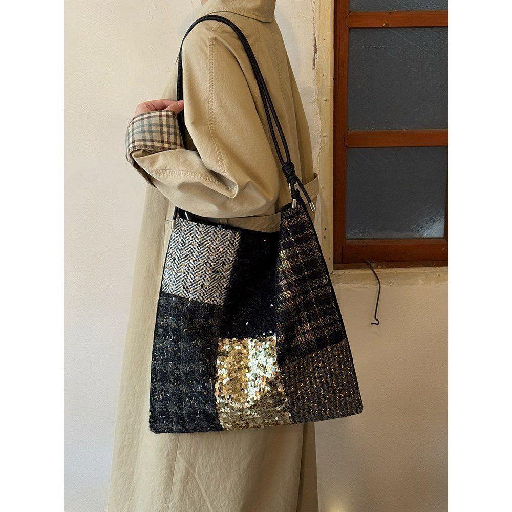 Glittered Sequin Tote Bag - Large Capacity, Retro Commuter Single Shoulder Crossbody Bag чёрный
Glittered Sequin Tote Bag - Large Capacity, Retro Commuter Single Shoulder Crossbody Bag чёрный