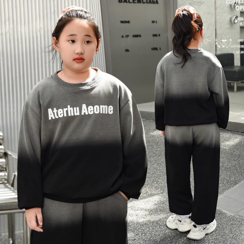 Plus Size Girls Spring/Autumn Fashionable Hoodie & Loose Trousers Set – Sporty, Slimming Two-Piece Outfit Size 180 for 130-155 lbs
Plus Size Girls Spring/Autumn Fashionable Hoodie & Loose Trousers Set – Sporty, Slimming Two-Piece Outfit Size 180 for 130-155 lbs