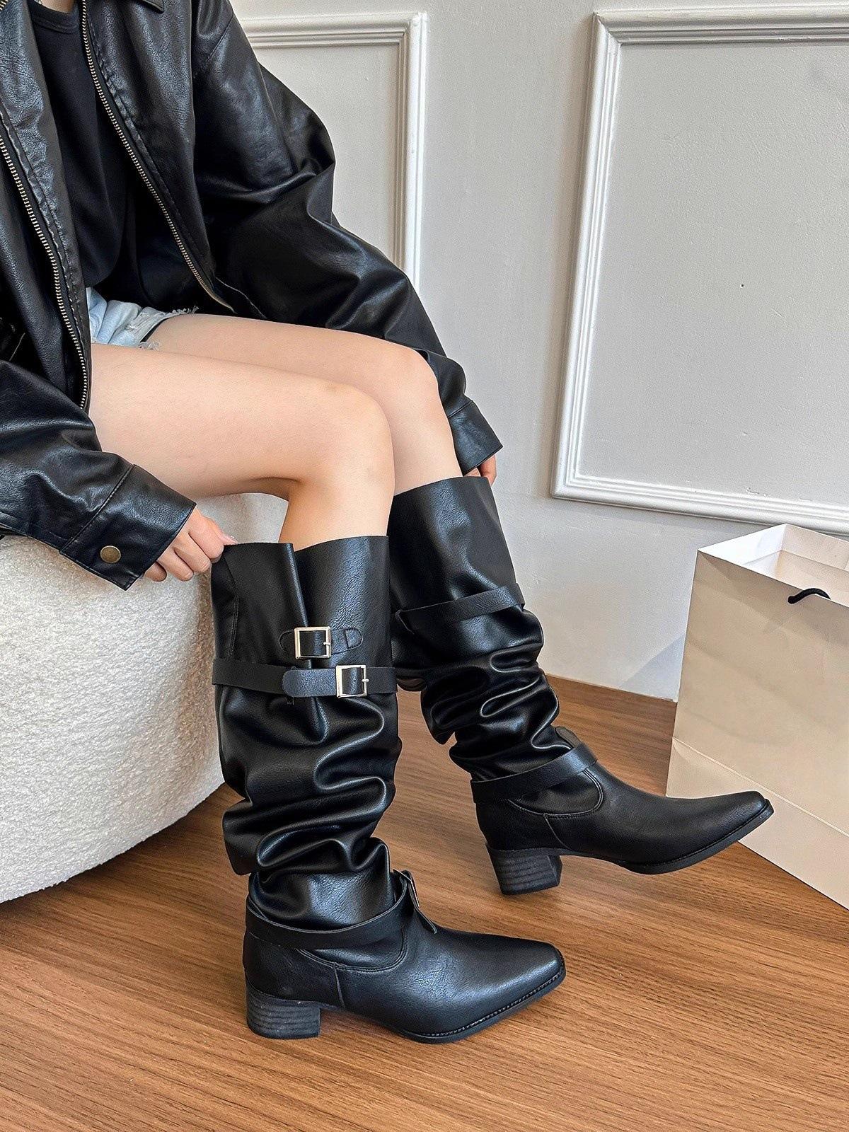 Big tube circumference stacking boots long boots autumn pointed head thick heel two wear belt buckle knight boots high boots 42 чорний
Big tube circumference stacking boots long boots autumn pointed head thick heel two wear belt buckle knight boots high boots 42 чорний