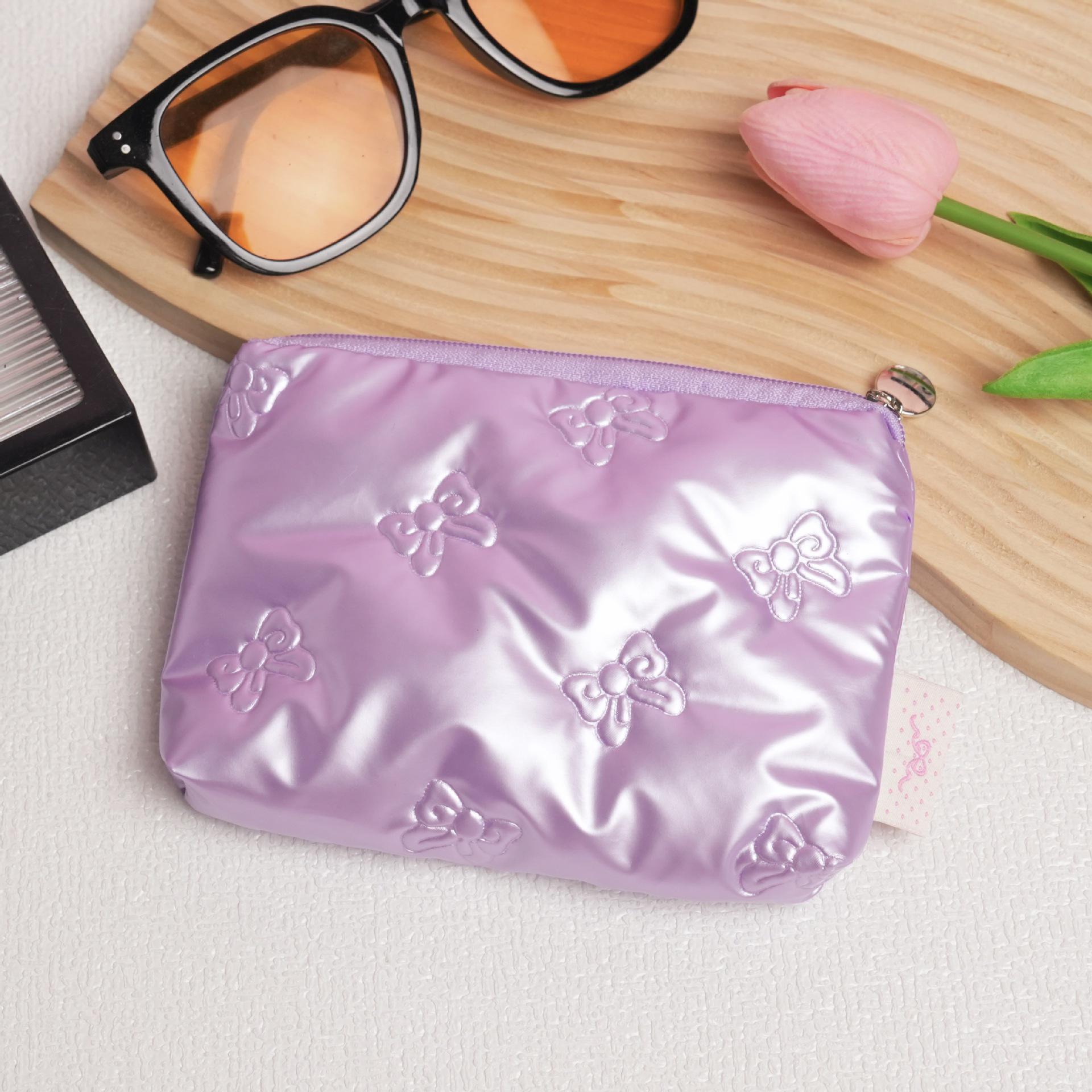 Shiny Bow Cosmetic & Storage Bag: Portable, Multi-Purpose PU Bag for Earphones, Data Cables, Coins светло-фиолетовый
Shiny Bow Cosmetic & Storage Bag: Portable, Multi-Purpose PU Bag for Earphones, Data Cables, Coins светло-фиолетовый