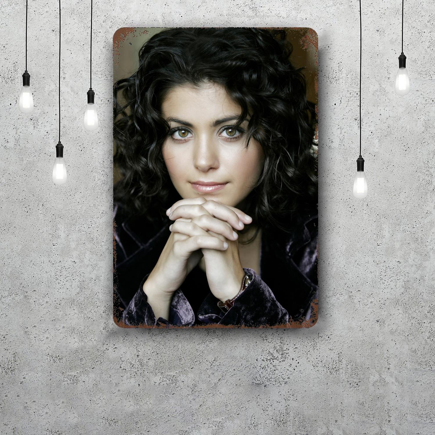 Katie Melua Decor Vintage Metal Signs Tin Signs Captain Poster Decor for Bar Pub Club Man Cave Wall Decoration 20x30cm(7.8x11.8inch)
Katie Melua Decor Vintage Metal Signs Tin Signs Captain Poster Decor for Bar Pub Club Man Cave Wall Decoration 20x30cm(7.8x11.8inch)