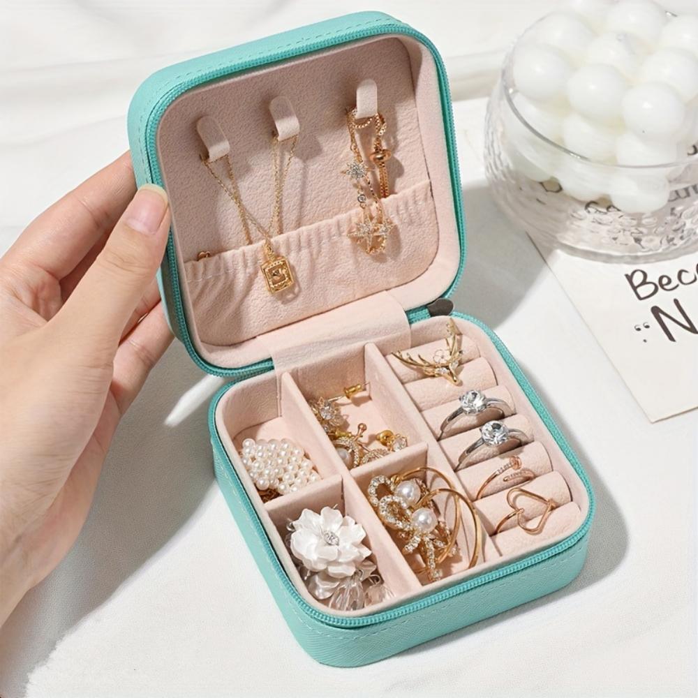 Mini Jewellery Box, Jewellery Organiser for Travel, Portable Jewellery Organiser, Storage Container for Earrings Necklaces бирюзовый
Mini Jewellery Box, Jewellery Organiser for Travel, Portable Jewellery Organiser, Storage Container for Earrings Necklaces бирюзовый