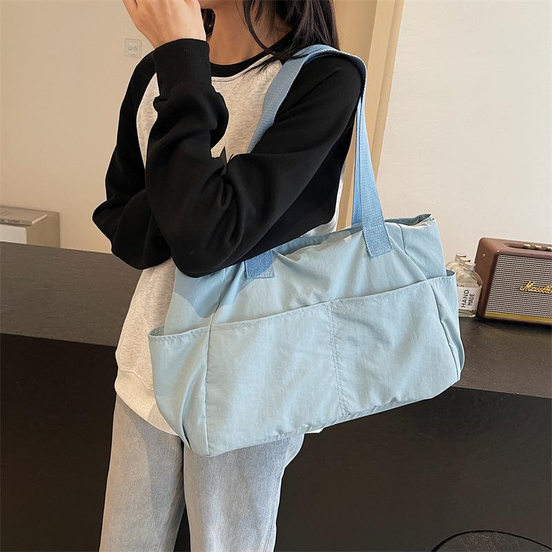 2025 new large-capacity commuting shoulder handbag travel bag women s commuting bag 43*16*26 зелёный
2025 new large-capacity commuting shoulder handbag travel bag women s commuting bag 43*16*26 зелёный