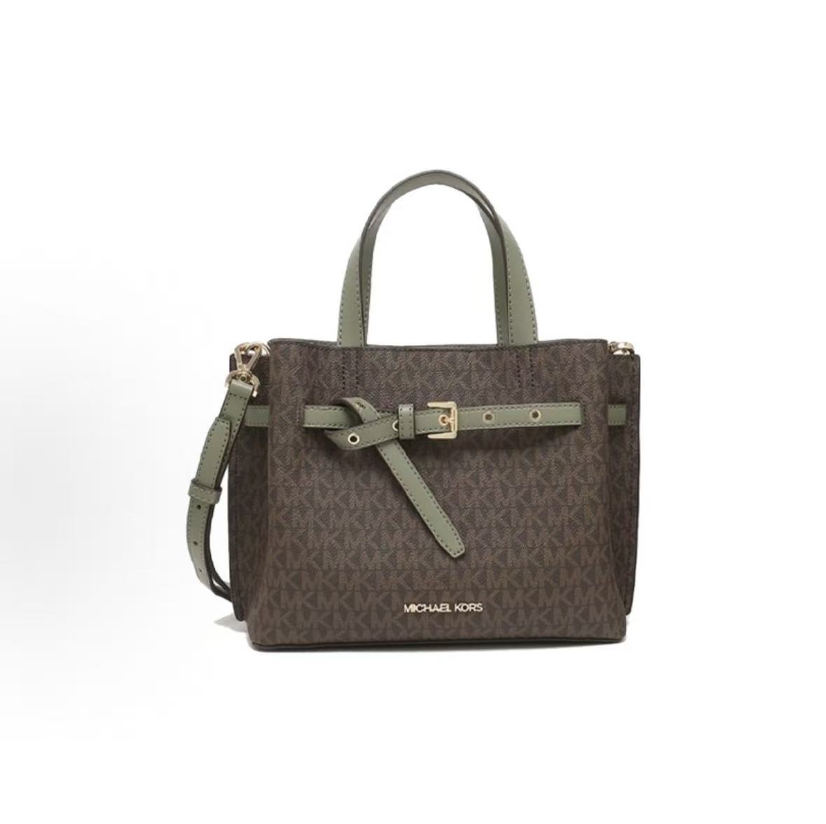 Michael Kors MK Emilia Commuter Logo Color Block Square Zipper Leather Tote Shoulder Crossbody Bag Small Women Bags 35H0GU5S1B-ARMY-GREEN Basic Set (Bag+Dust Bag)
Michael Kors MK Emilia Commuter Logo Color Block Square Zipper Leather Tote Shoulder Crossbody Bag Small Women Bags 35H0GU5S1B-ARMY-GREEN Basic Set (Bag+Dust Bag)