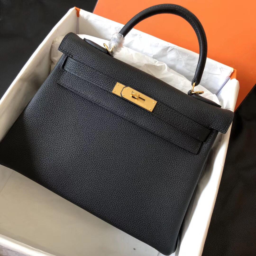 Сумка женская из натуральной кожи классическая женская сумка верхний слой коровья сумка личи узор Togo одно плечо женская сумка 25x10x19cm
Сумка женская из натуральной кожи классическая женская сумка верхний слой коровья сумка личи узор Togo одно плечо женская сумка 25x10x19cm