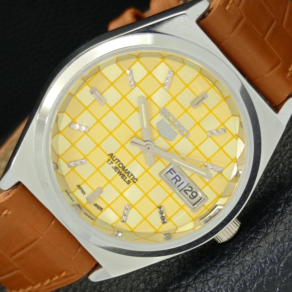 REFURBISHED SEIKO 5 AUTOMATIC MENS WATCH JAPAN MADE YELLOW DIAL CUSTOM a440037-2 QV90-a440037
REFURBISHED SEIKO 5 AUTOMATIC MENS WATCH JAPAN MADE YELLOW DIAL CUSTOM a440037-2 QV90-a440037
