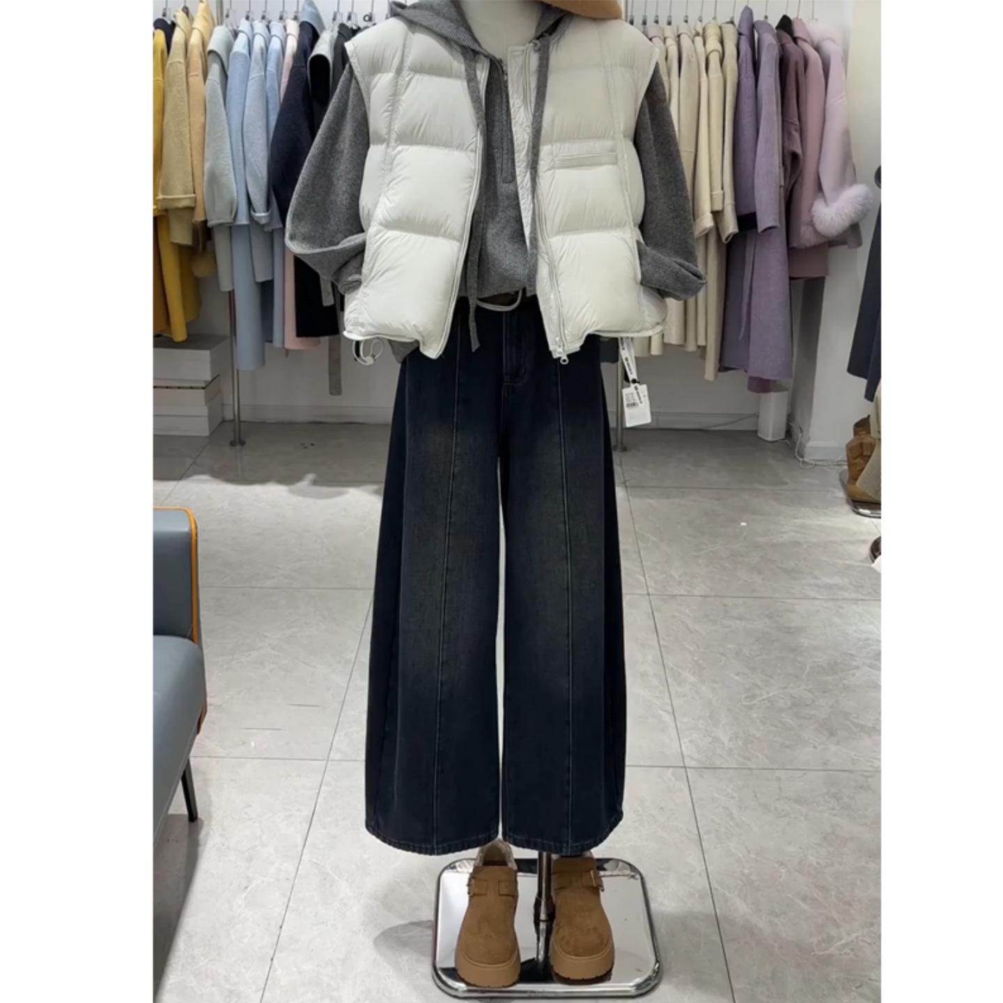 High-End Winter Outfit: Cotton Padded Jacket, Slim Hooded Sweater, and Wide-Leg Jeans Set 3XL (140-160 lbs)
High-End Winter Outfit: Cotton Padded Jacket, Slim Hooded Sweater, and Wide-Leg Jeans Set 3XL (140-160 lbs)