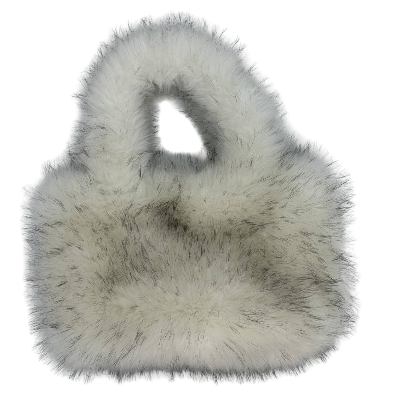 Зимние новые модные мягкие плюшевые женские сумки большой емкости темперамент меховая женская большая сумка тоут европейские и американские ретро женские сумки через плечо белый
Зимние новые модные мягкие плюшевые женские сумки большой емкости темперамент меховая женская большая сумка тоут европейские и американские ретро женские сумки через плечо белый