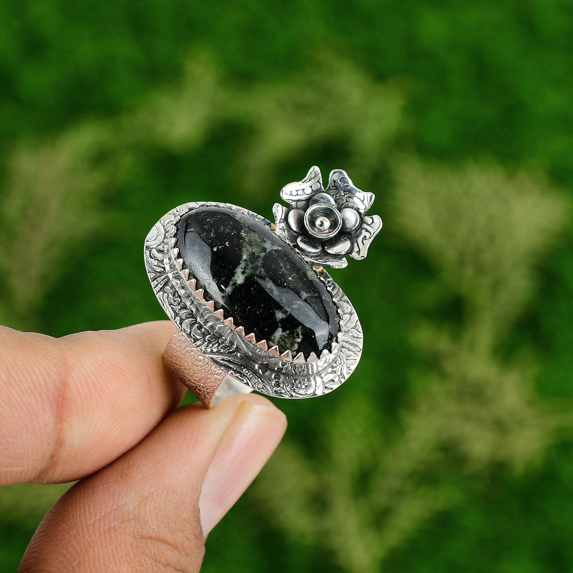 Кольцо-цветок из натурального камня яшмы «Звездная галактика», можно носить в стопке, размер 7, серебро 925 пробы 7