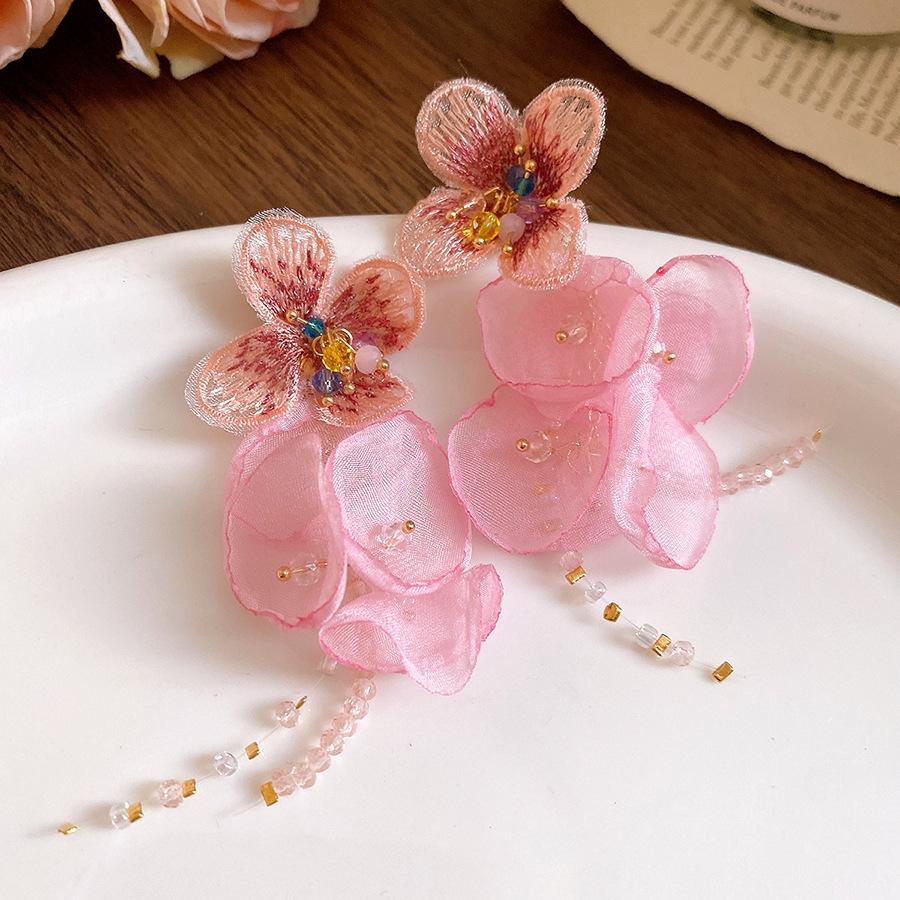 Silver needle chiffon flower fringed earrings holiday wind fresh and sweet simple fashion stud earrings niche high-end earrings
Silver needle chiffon flower fringed earrings holiday wind fresh and sweet simple fashion stud earrings niche high-end earrings