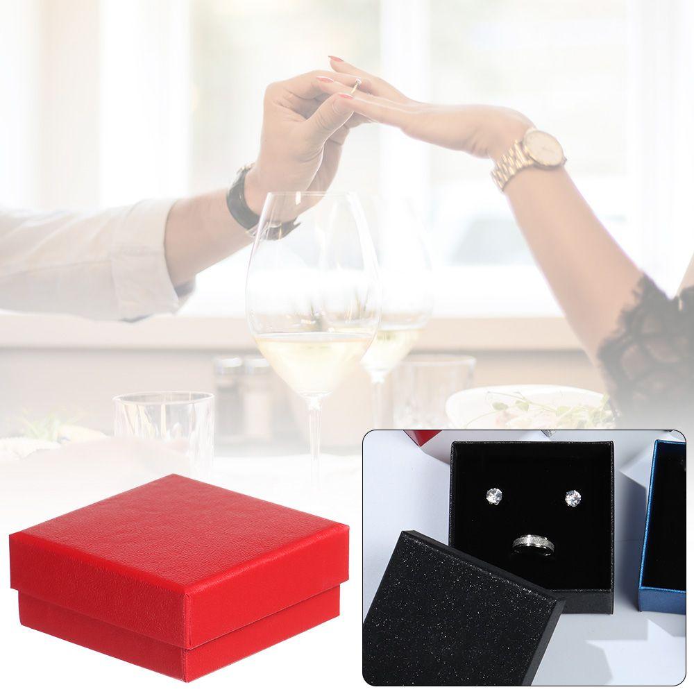 Портативные витрины Упаковочный футляр с губкой внутри Шкатулки для драгоценностей Подарочный ящик для хранения
Портативные витрины Упаковочный футляр с губкой внутри Шкатулки для драгоценностей Подарочный ящик для хранения