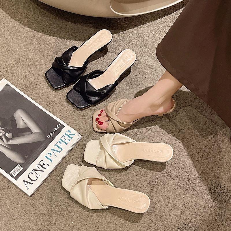 Summer new simple high heel one-word sandals cat heel high heel shoes French women wear half slippers 35 чёрный
Summer new simple high heel one-word sandals cat heel high heel shoes French women wear half slippers 35 чёрный