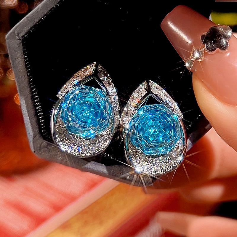 Изделие Ювелирное Медь Основа Золотое Покрытие Имитация Розовой Огранки Цвет Драгон Фрукт Простые Серьги-Пуссеты 10 * 10
Изделие Ювелирное Медь Основа Золотое Покрытие Имитация Розовой Огранки Цвет Драгон Фрукт Простые Серьги-Пуссеты 10 * 10