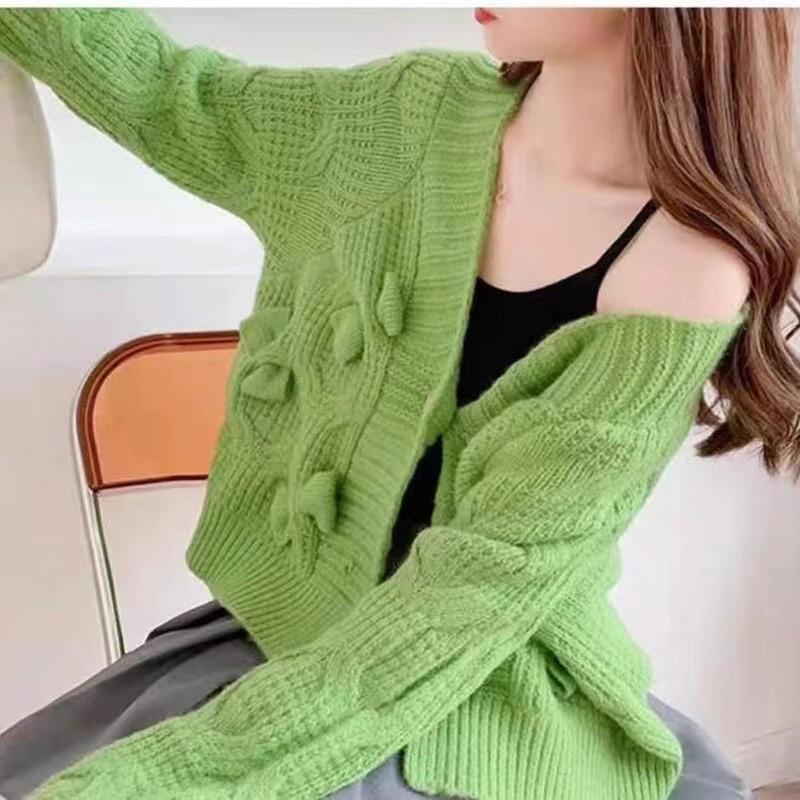 Autumn and winter new fashion design bow sweater women s French sweet lazy wind loose V-neck knitted cardigan Average size 57-273 зелений
Autumn and winter new fashion design bow sweater women s French sweet lazy wind loose V-neck knitted cardigan Average size 57-273 зелений
