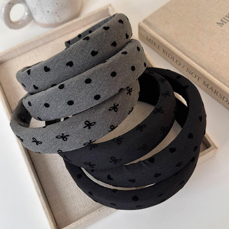 Autumn Winter Retro Black-Gray Headband Bow Heart Sponge Hair Band for Woman Girls Temperament Hair Hoop Female Hair Accessories
Autumn Winter Retro Black-Gray Headband Bow Heart Sponge Hair Band for Woman Girls Temperament Hair Hoop Female Hair Accessories