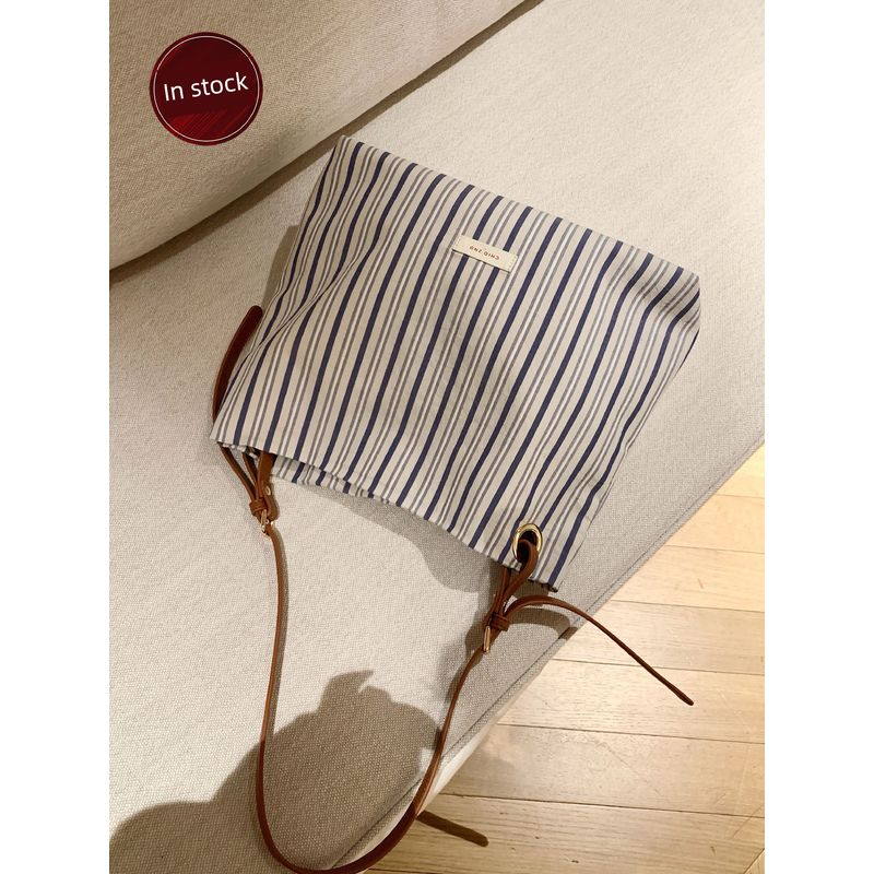 South Style Chio2nd HAILANG Echo Tote Bag Female Blue and White Striped Canvas Bag Large Capacity Satchel Shoulder Bag
South Style Chio2nd HAILANG Echo Tote Bag Female Blue and White Striped Canvas Bag Large Capacity Satchel Shoulder Bag