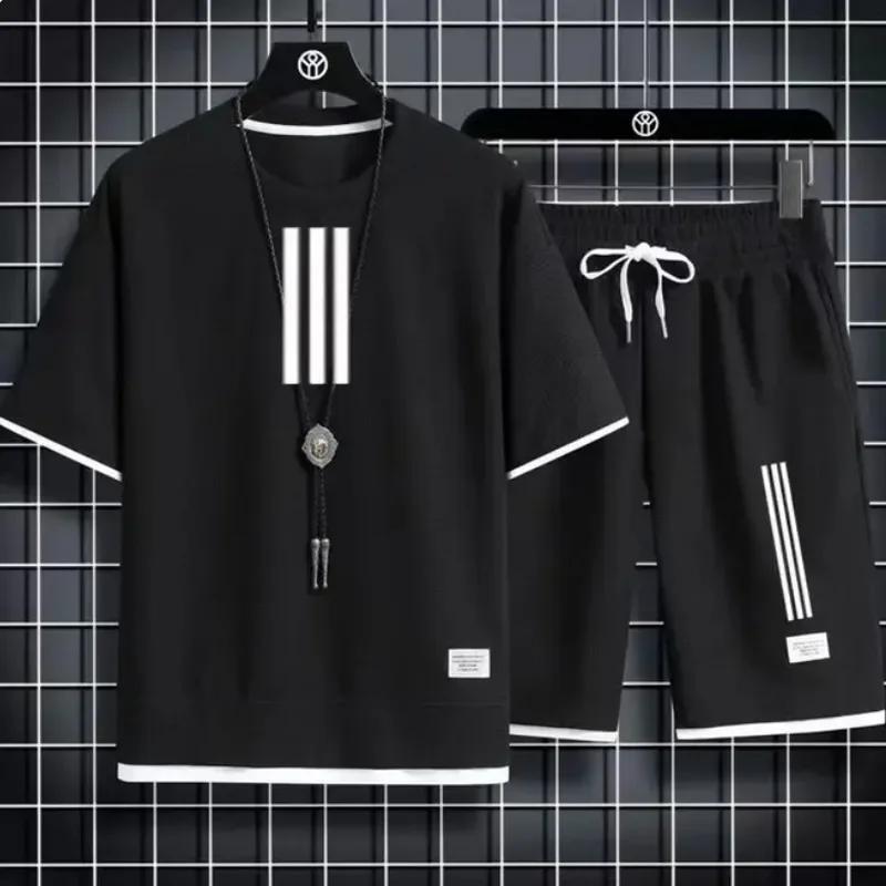Adidas Новий чоловічий спортивний костюм з 2 предметів, короткий рукав, футболка з принтом + спортивні штани, комплекти Sutdent, повсякденний літній спортивний одяг XXXL
Adidas Новий чоловічий спортивний костюм з 2 предметів, короткий рукав, футболка з принтом + спортивні штани, комплекти Sutdent, повсякденний літній спортивний одяг XXXL