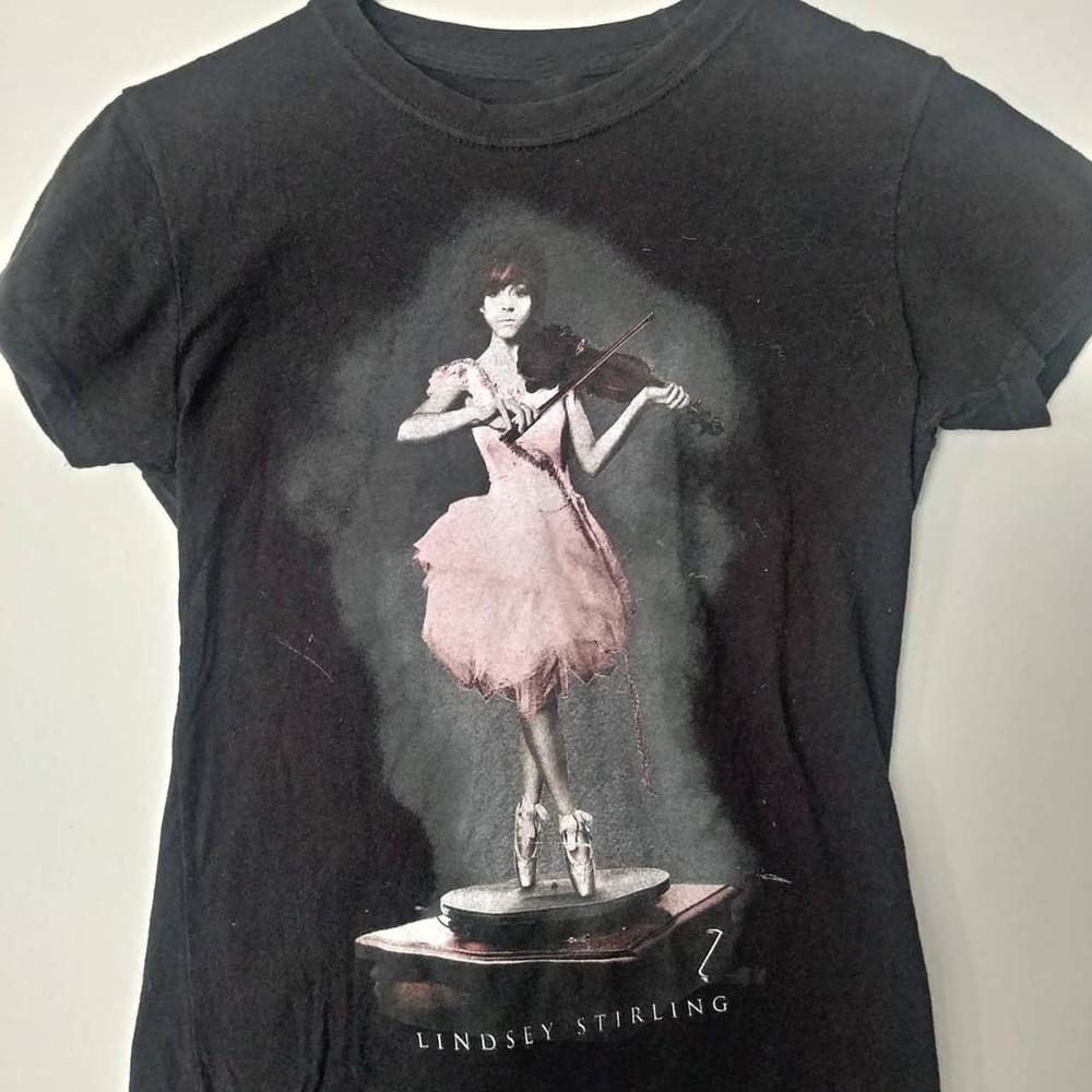Lindsey Stirling VTG black T-shirt unisex All sizes 1F2452 Unisex T-Shirt XXXXL
Lindsey Stirling VTG black T-shirt unisex All sizes 1F2452 Unisex T-Shirt XXXXL