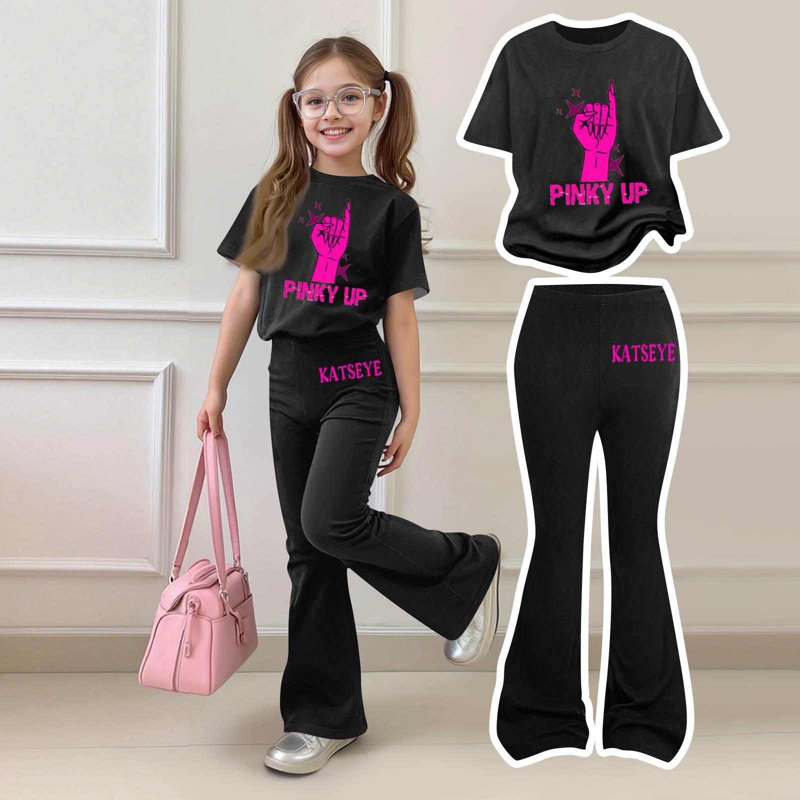 Girls Casual Short Sleeve Top and Flared Pants Set Comfortable Fit Printed Design Soft Fabric Suitable for Everyday Wear 100 чёрный
Girls Casual Short Sleeve Top and Flared Pants Set Comfortable Fit Printed Design Soft Fabric Suitable for Everyday Wear 100 чёрный