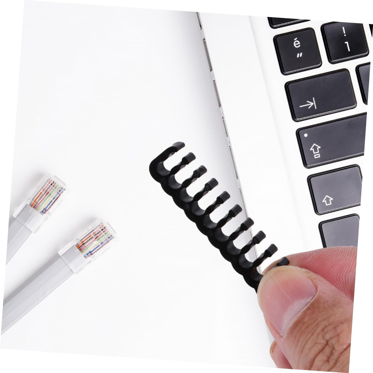 16Pcs/Set Cable Comb Clamp Cables Clip Organizer ATX 24Pin CPU 8Pin 6Pin 4Pin Computer Wire Management Clip Sleeved Cable Manage білий
16Pcs/Set Cable Comb Clamp Cables Clip Organizer ATX 24Pin CPU 8Pin 6Pin 4Pin Computer Wire Management Clip Sleeved Cable Manage білий