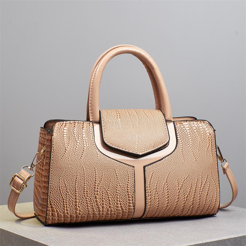 Classic Crocodile Pattern Women S Handbag Large Capacity Casual Handbag Luxury Brand Designer Crossbody Bag Commuting Tote Bag 30x11x17cm
Classic Crocodile Pattern Women S Handbag Large Capacity Casual Handbag Luxury Brand Designer Crossbody Bag Commuting Tote Bag 30x11x17cm