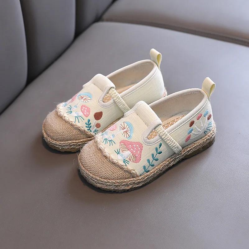 Children s Ethnic Style Embroidered Shoes Cute Causal Princess Shoes for Girls Fashion Versatile Kids Hanfu Flat Cloth Shoes Hot 26
Children s Ethnic Style Embroidered Shoes Cute Causal Princess Shoes for Girls Fashion Versatile Kids Hanfu Flat Cloth Shoes Hot 26