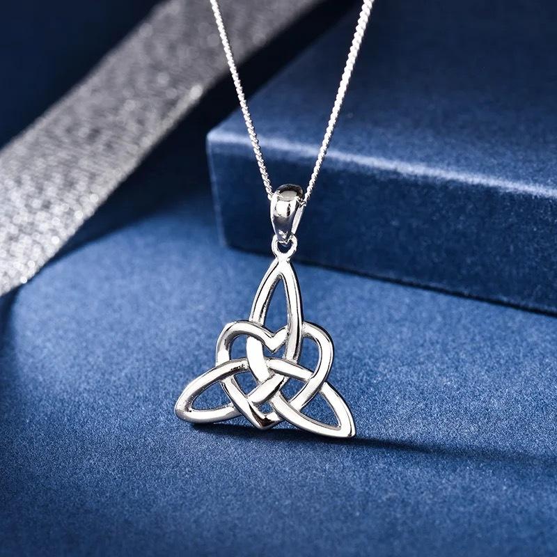 YILUOCD Stering Vintage Witch Knot Pendant Necklace Celtic Knot Cross Lucky Knot Necklace Amulet Jewelry Gift
YILUOCD Stering Vintage Witch Knot Pendant Necklace Celtic Knot Cross Lucky Knot Necklace Amulet Jewelry Gift