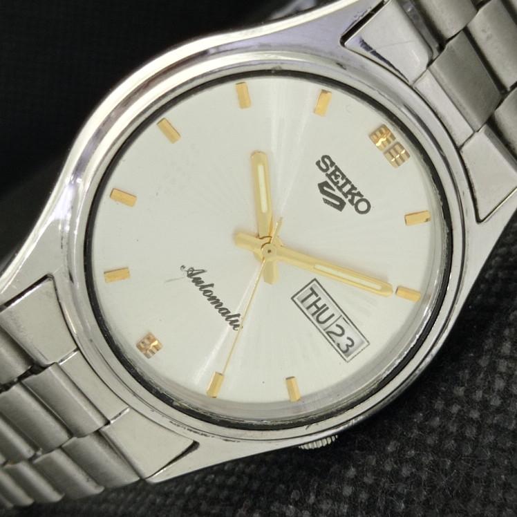 USED VINTAGE SEIKO 5 AUTO 7S26A JAPAN MENS D/D SILVER WATCH 608e-a315939-2 SKU608e-a315939
USED VINTAGE SEIKO 5 AUTO 7S26A JAPAN MENS D/D SILVER WATCH 608e-a315939-2 SKU608e-a315939