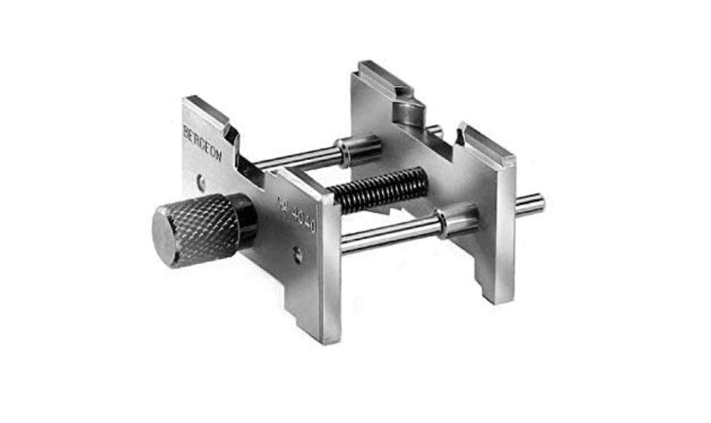 Bergeon 4040 Telescopic and Reversible Movement Holder Watchmaker s Tool
Bergeon 4040 Telescopic and Reversible Movement Holder Watchmaker s Tool