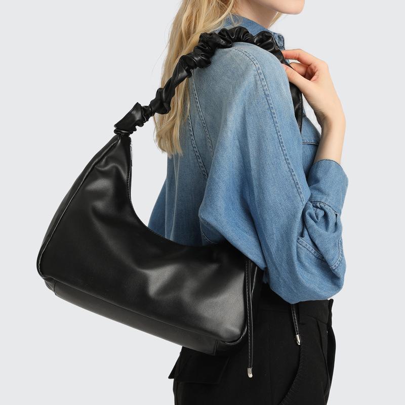 Fashion Trendy Ladies Handbags Female Pleated Strap Single Shoulder Bags Casual Women PU Leather Cloud Crossbody Bags
Fashion Trendy Ladies Handbags Female Pleated Strap Single Shoulder Bags Casual Women PU Leather Cloud Crossbody Bags