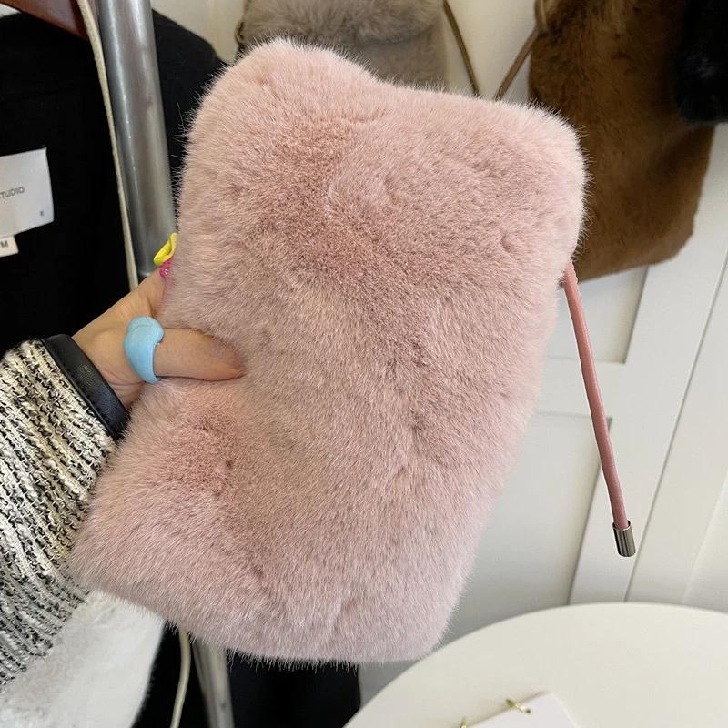 Милая однотонная сумка через плечо из искусственного меха кролика с плюшем, женская модная портативная сумка для мобильного телефона, кавайная женская сумочка в подарок
Милая однотонная сумка через плечо из искусственного меха кролика с плюшем, женская модная портативная сумка для мобильного телефона, кавайная женская сумочка в подарок