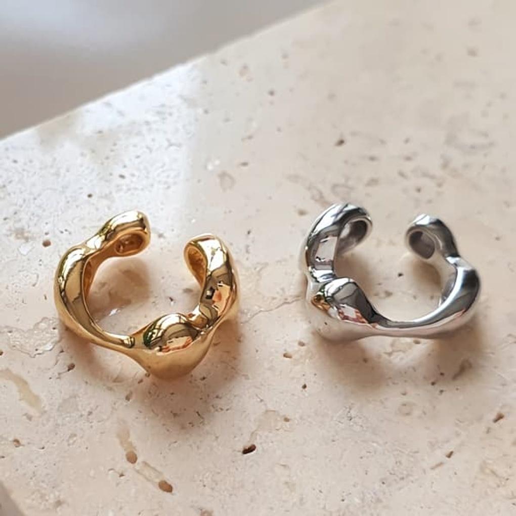 Women s 15K Gold Plated Rowen Ear Cuff Bracelet Earrings gold
Women s 15K Gold Plated Rowen Ear Cuff Bracelet Earrings gold