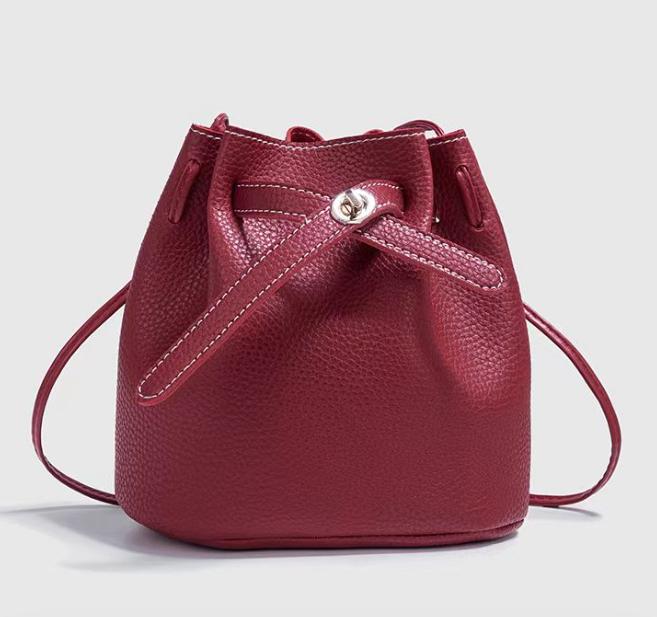 2026 Versatile Lychee Leather Crossbody & Shoulder Bucket Bag красный
2026 Versatile Lychee Leather Crossbody & Shoulder Bucket Bag красный
