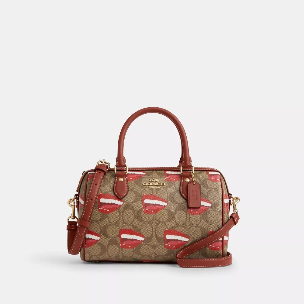 Сумка Coach Coach X Tom Wesselmann Rowan из канвы Signature, золотистого, хаки, терракотового цвета
Сумка Coach Coach X Tom Wesselmann Rowan из канвы Signature, золотистого, хаки, терракотового цвета