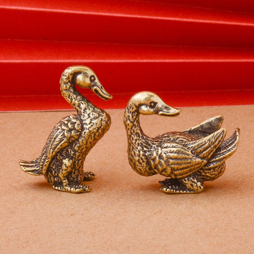 2pcs Elegant Mini Duck Statue Vintage Mandarin Duck Ornament Birthday Wedding Gift
2pcs Elegant Mini Duck Statue Vintage Mandarin Duck Ornament Birthday Wedding Gift