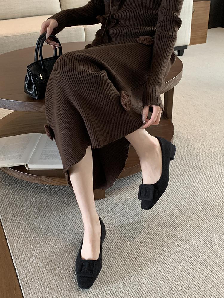 Осенние и зимние туфли из французского бархата, красивые, маленькие, с неуставшими красными свадебными туфлями для дочери 2024 года, новые туфли для юбки и женщин 35 чёрный
Осенние и зимние туфли из французского бархата, красивые, маленькие, с неуставшими красными свадебными туфлями для дочери 2024 года, новые туфли для юбки и женщин 35 чёрный