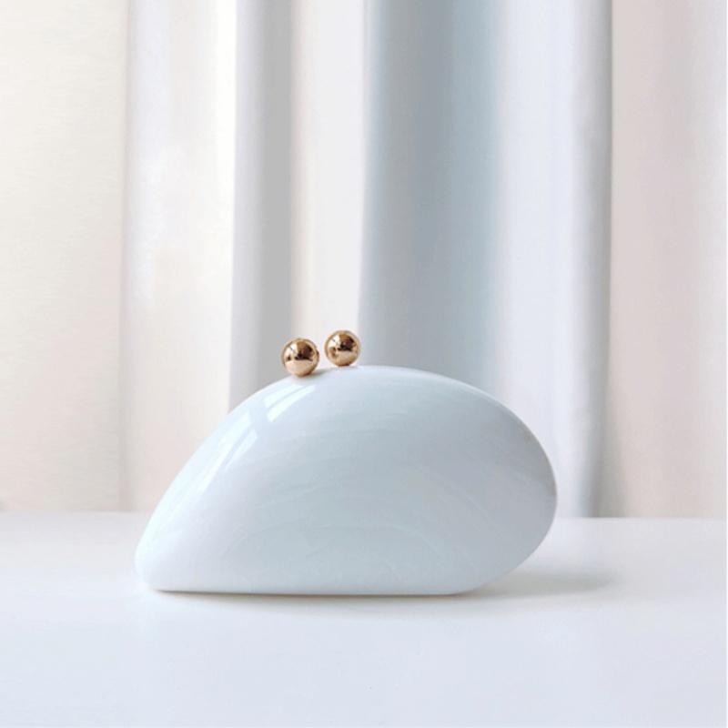 Women Irregular Shaped Shell Acrylic Clutch Bag Trendy Imitation Marble Pattern Handbag Banquet Bag Bridal Purse
Women Irregular Shaped Shell Acrylic Clutch Bag Trendy Imitation Marble Pattern Handbag Banquet Bag Bridal Purse