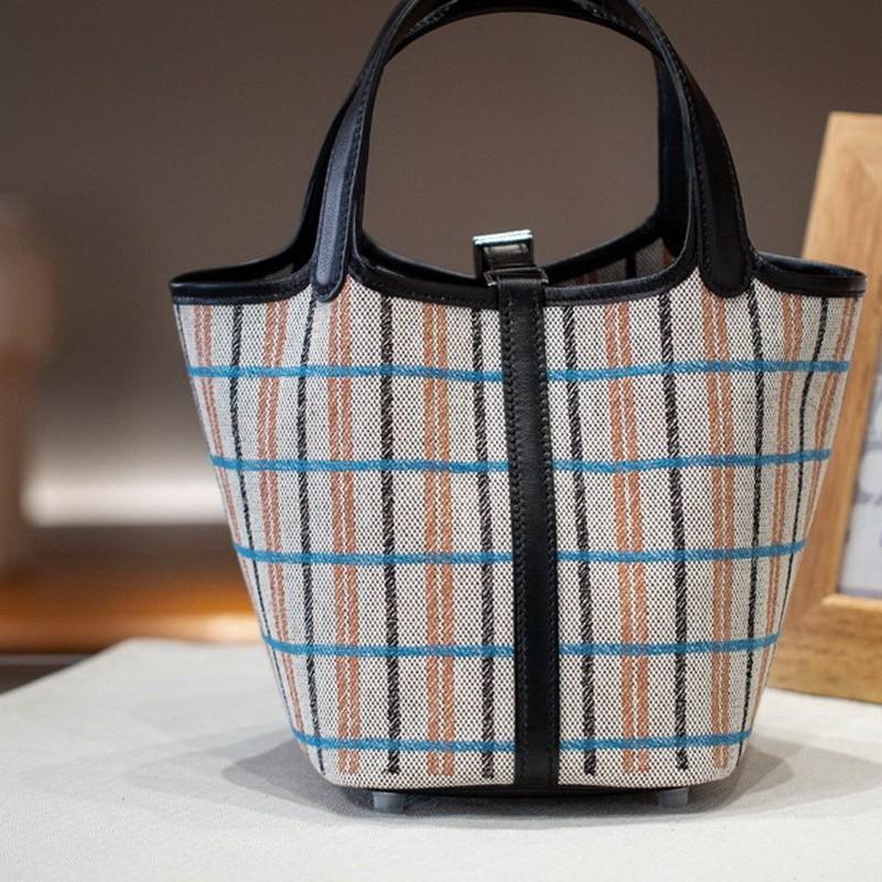 2025 New Canvas With Cowhide Embroidery Striped Checkered Pattern Vegetable Basket without inner pocket or shoulder strap
2025 New Canvas With Cowhide Embroidery Striped Checkered Pattern Vegetable Basket without inner pocket or shoulder strap