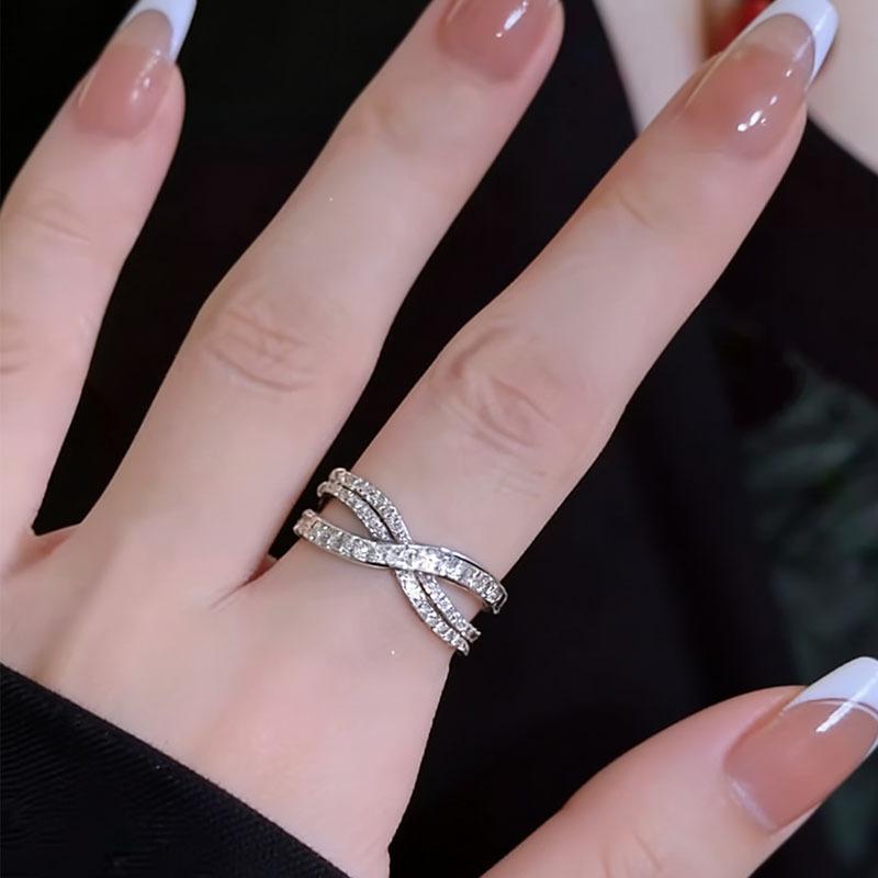 1Pcs Zirconium open adjustable finger ring, versatile finger ring, retro alloy ring
1Pcs Zirconium open adjustable finger ring, versatile finger ring, retro alloy ring